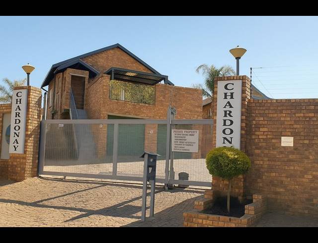 2 BEDROOM TOWNHOUSE FOR SALE IN HIGHVELD